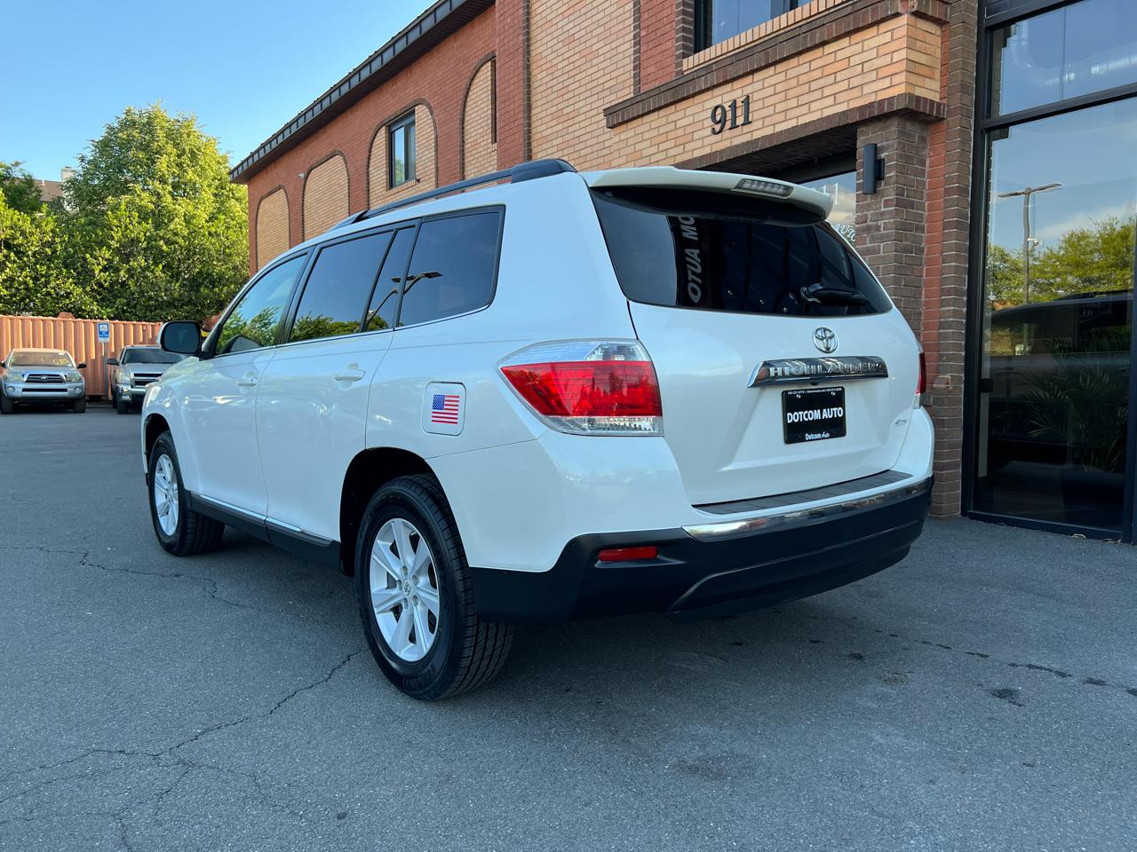 Toyota Highlander Base 4WD 2012