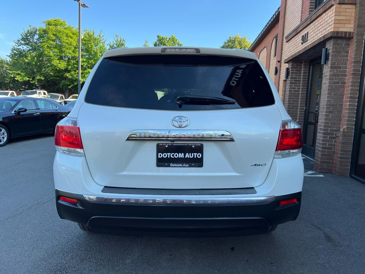 Toyota Highlander Base 4WD 2012
