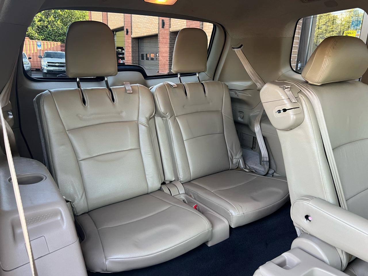 Toyota Highlander Base 4WD 2012