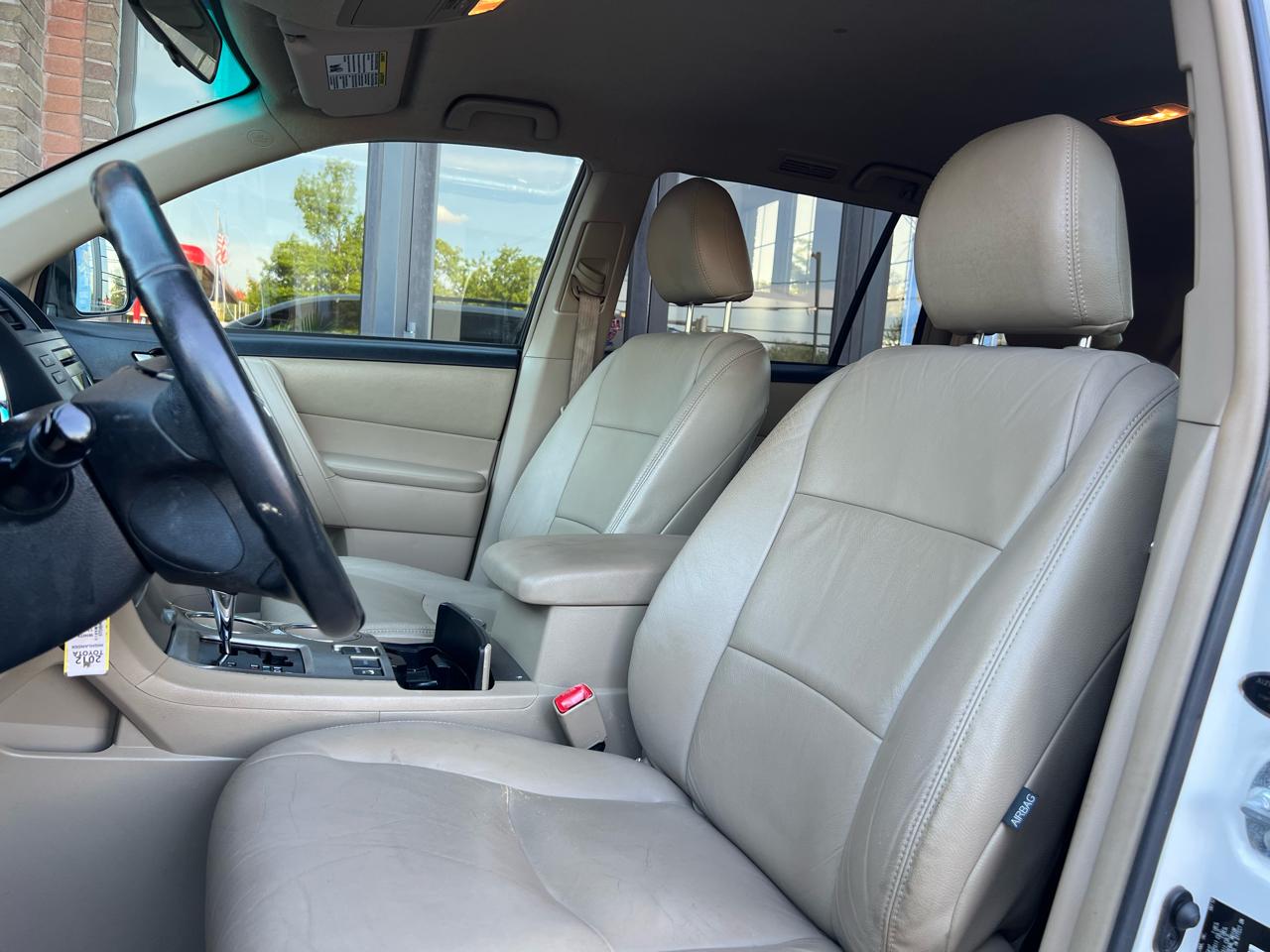 Toyota Highlander Base 4WD 2012