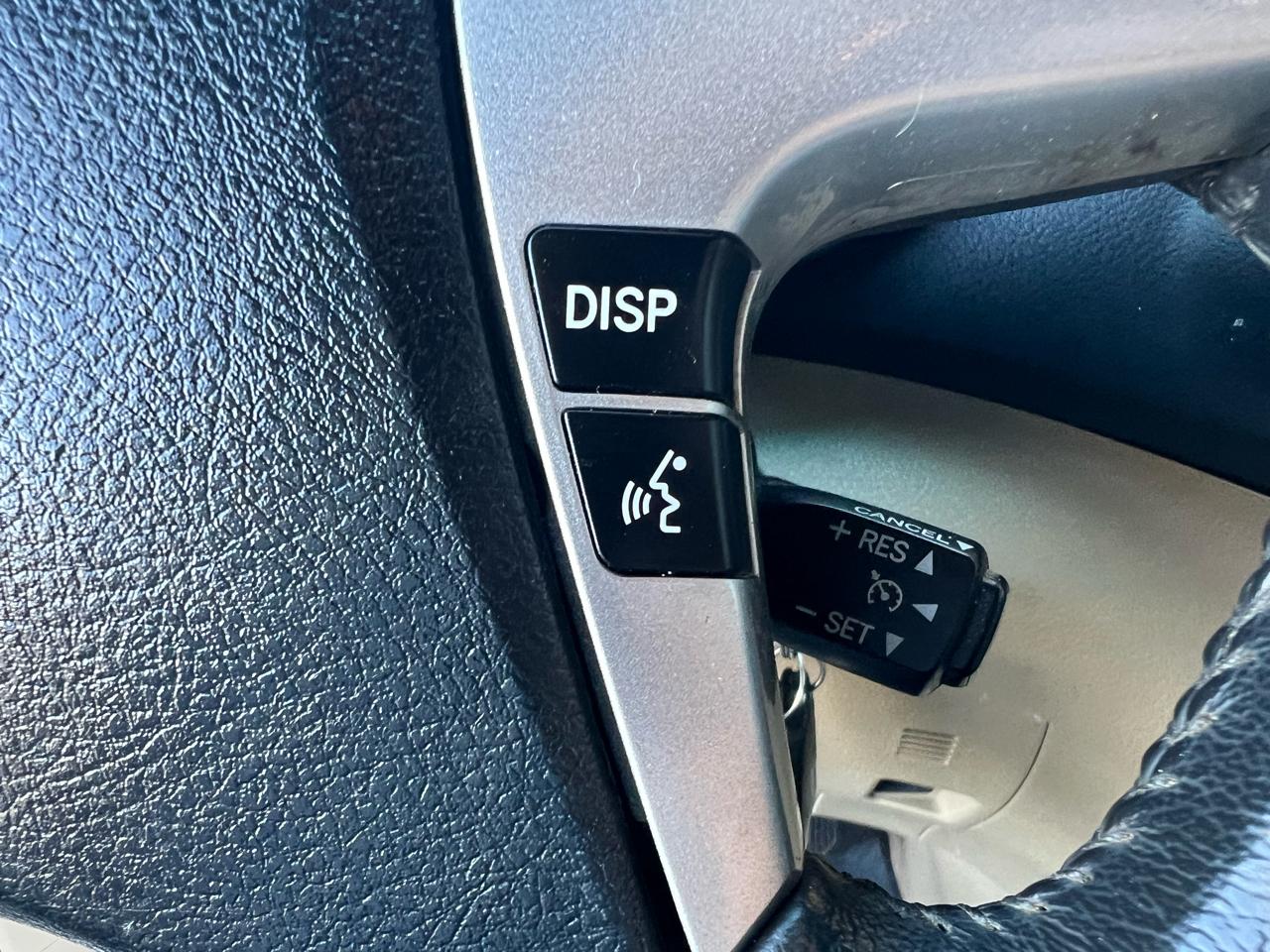 Toyota Highlander Base 4WD 2012