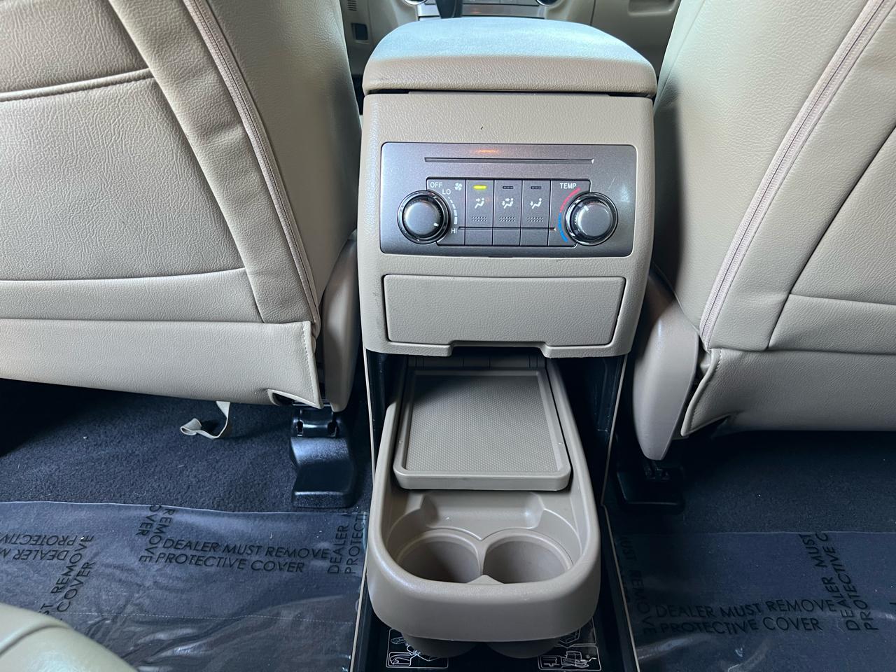 Toyota Highlander Base 4WD 2012