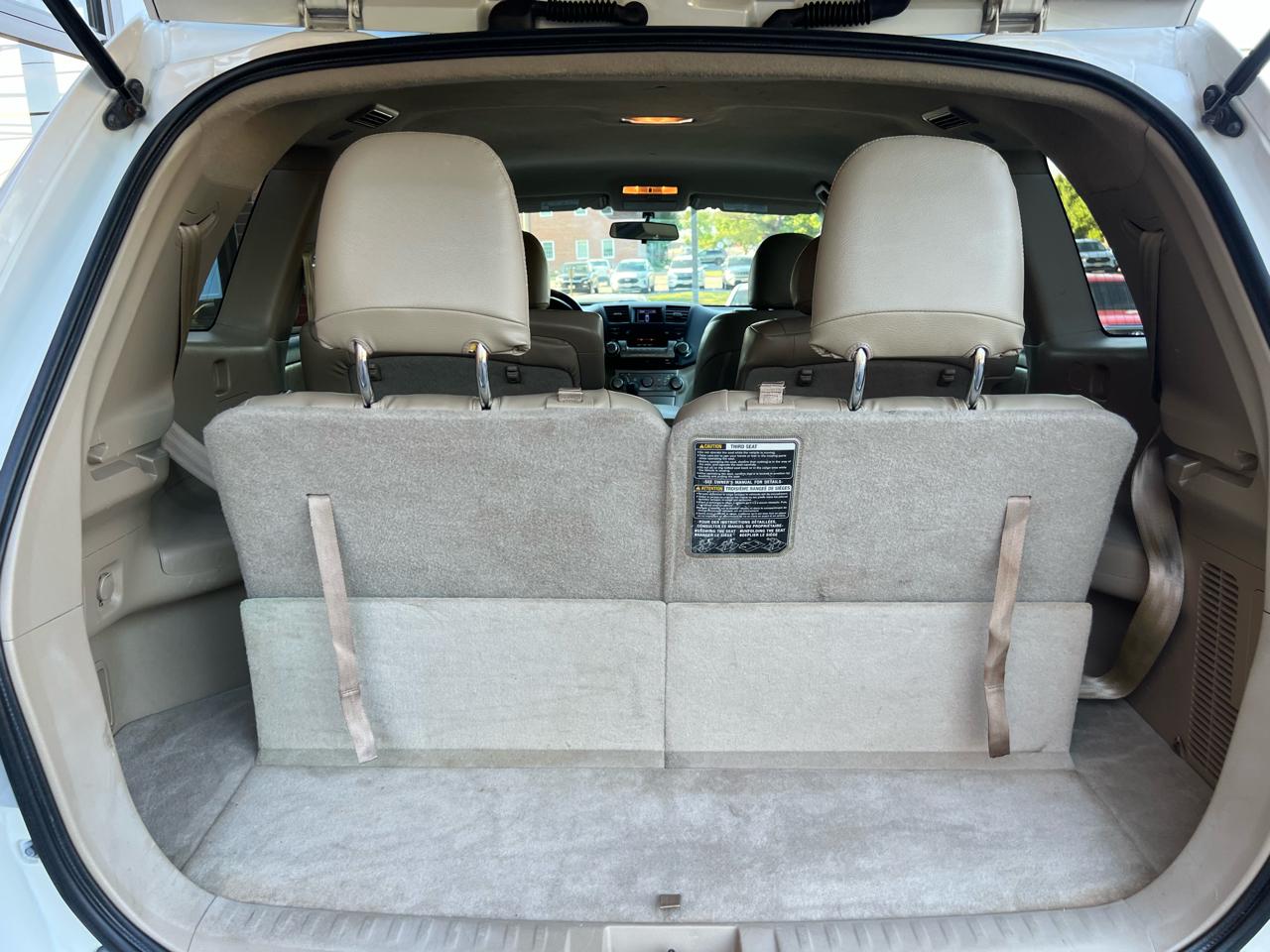 Toyota Highlander Base 4WD 2012