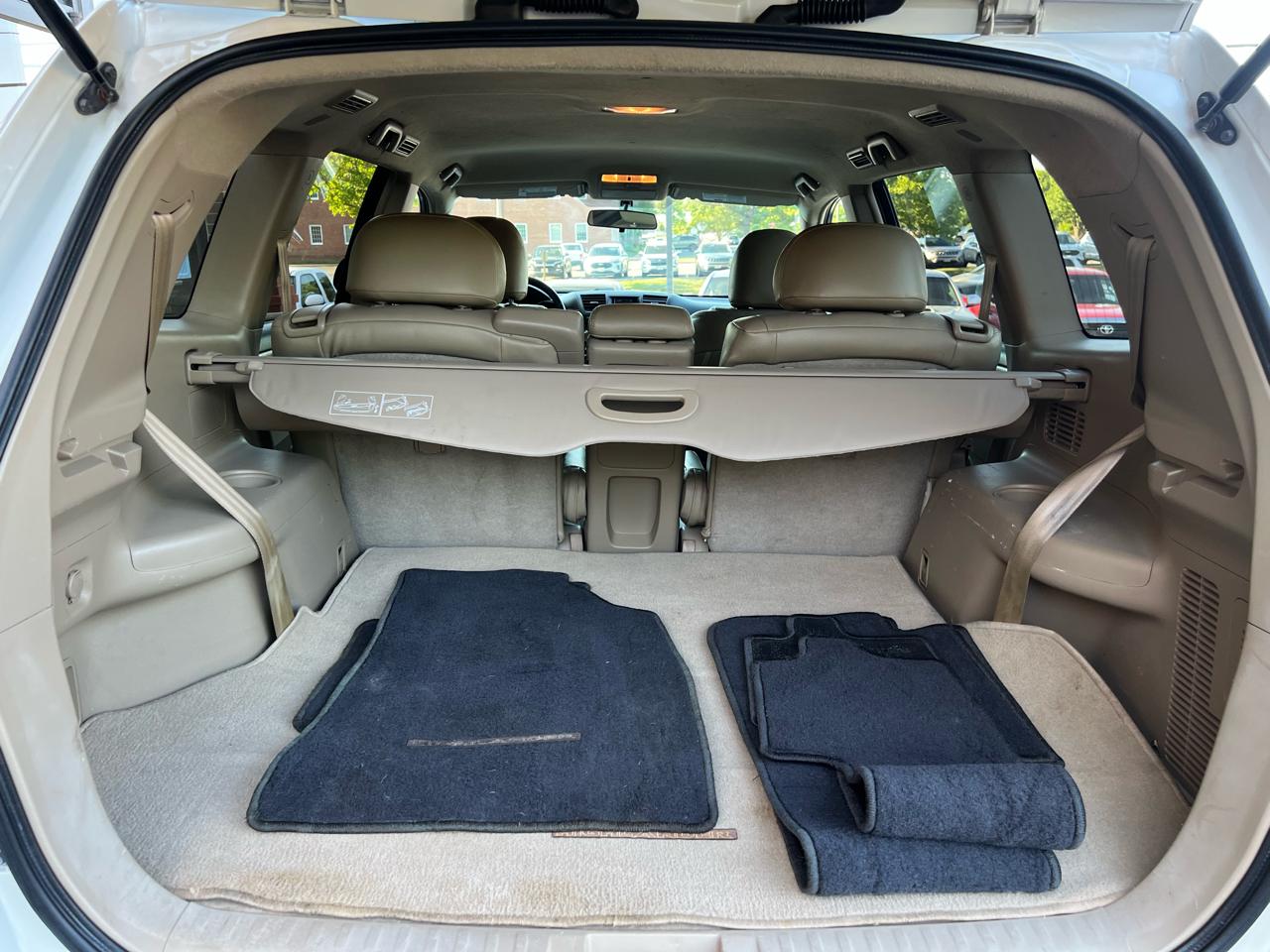 Toyota Highlander Base 4WD 2012
