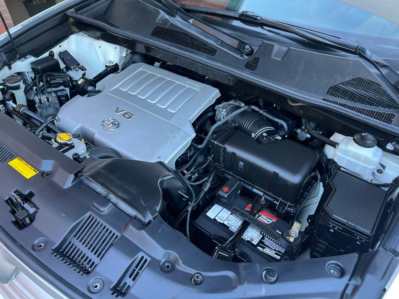 Toyota Highlander Base 4WD 2012