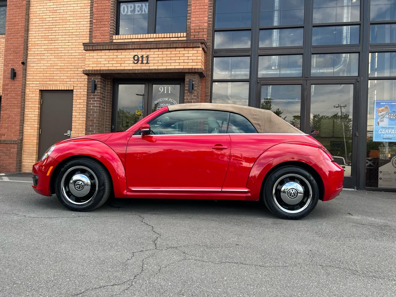 Volkswagen Beetle 2.5L Convertible 2013