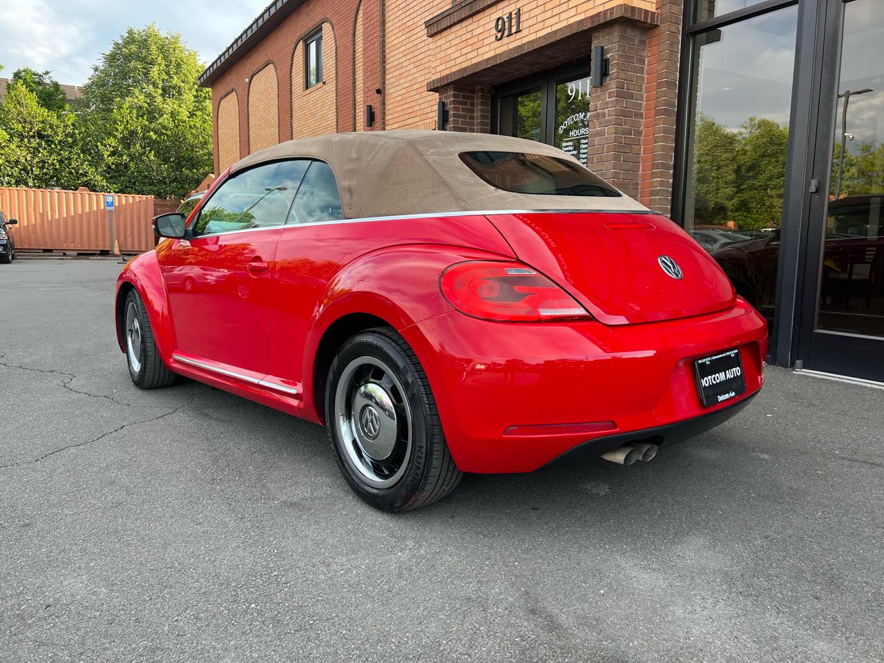 Volkswagen Beetle 2.5L Convertible 2013