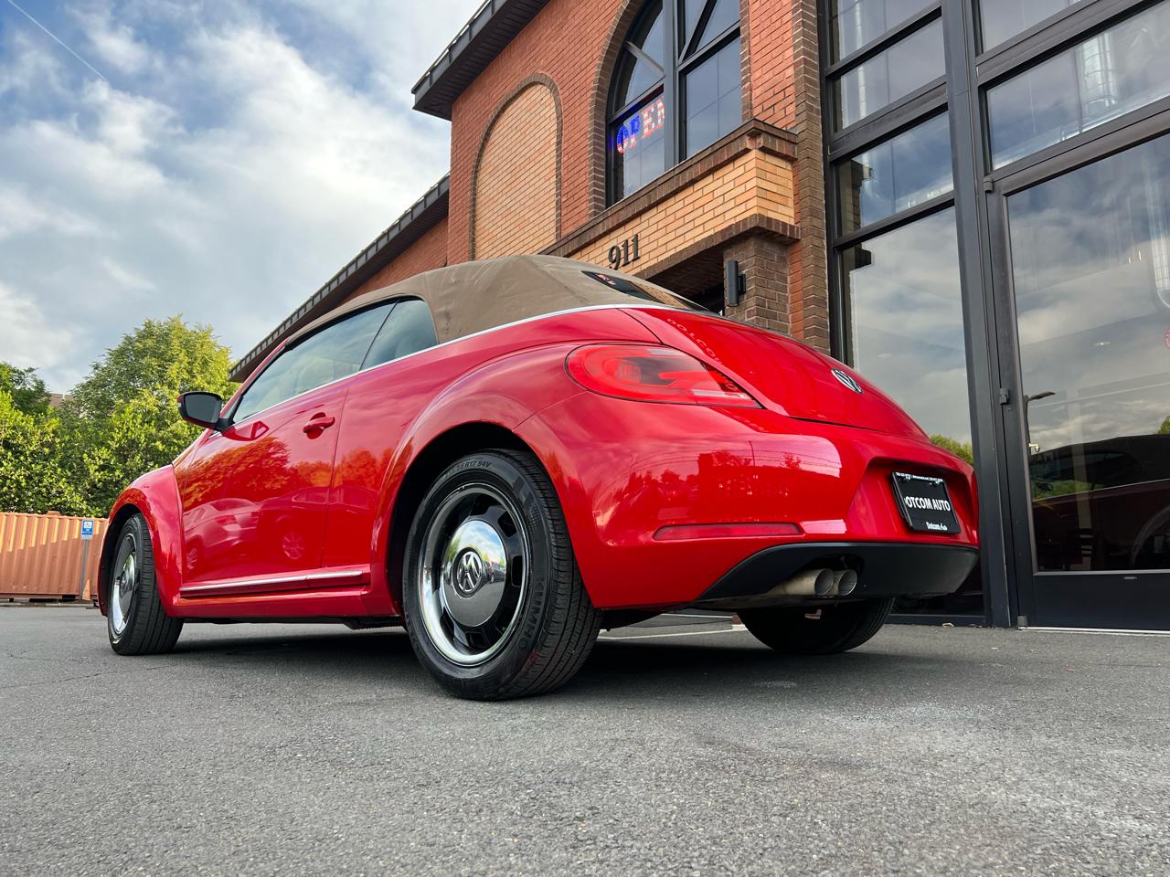 Volkswagen Beetle 2.5L Convertible 2013