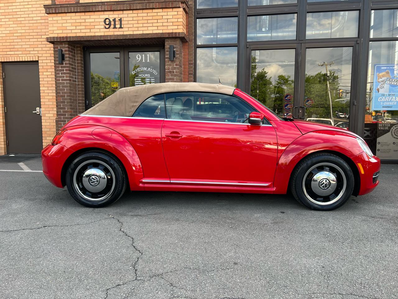 Volkswagen Beetle 2.5L Convertible 2013