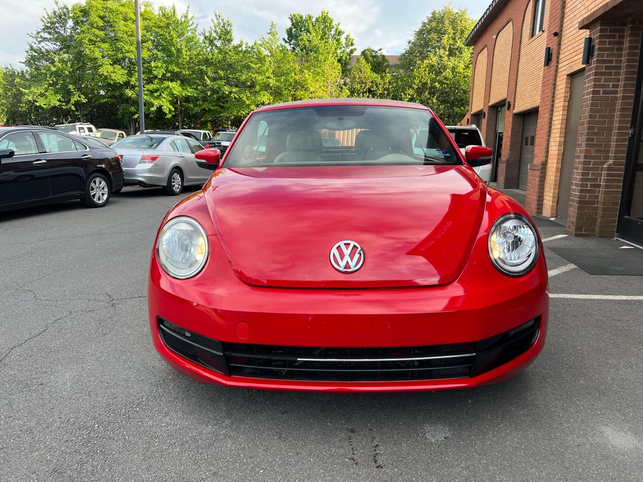 Volkswagen Beetle 2.5L Convertible 2013