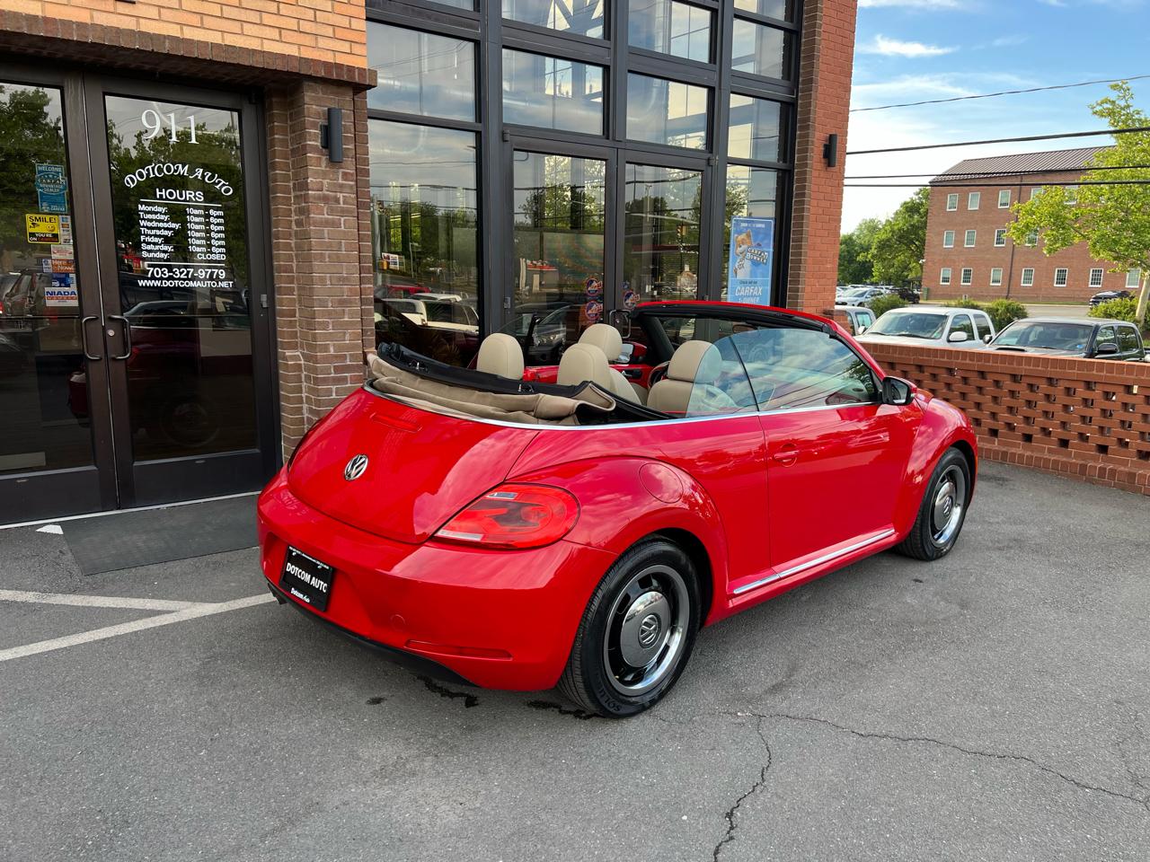 Volkswagen Beetle 2.5L Convertible 2013