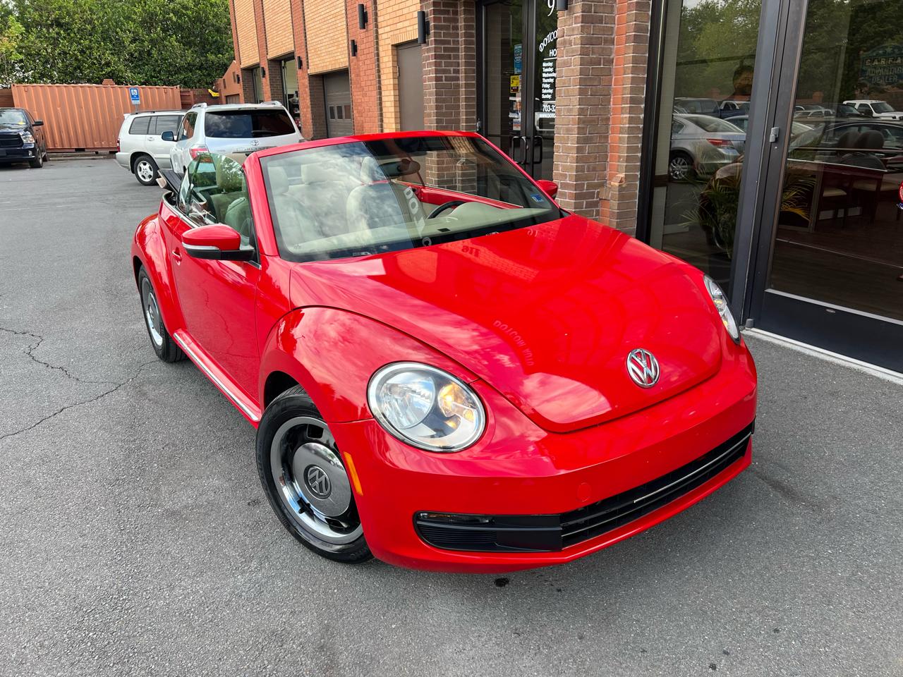 Volkswagen Beetle 2.5L Convertible 2013
