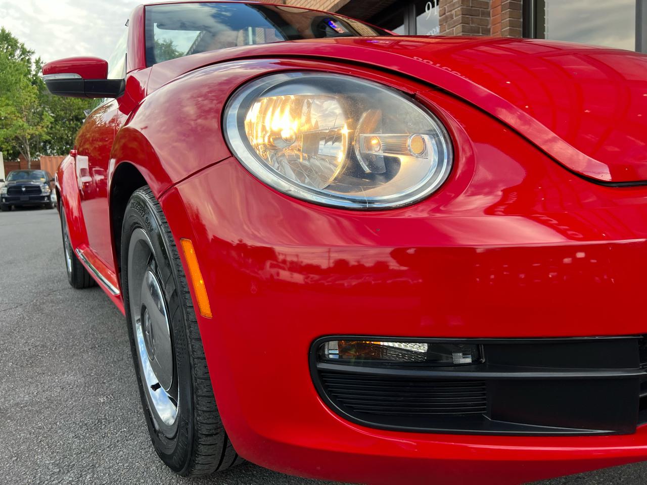 Volkswagen Beetle 2.5L Convertible 2013