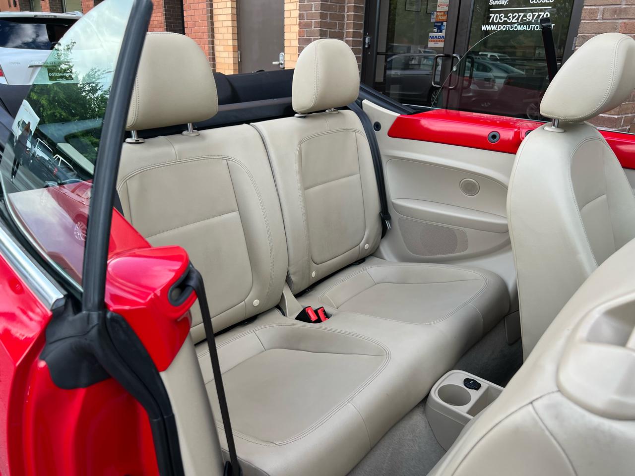 Volkswagen Beetle 2.5L Convertible 2013