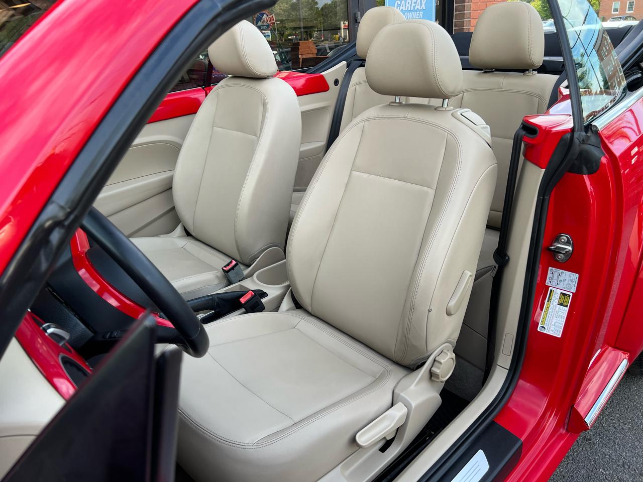 Volkswagen Beetle 2.5L Convertible 2013