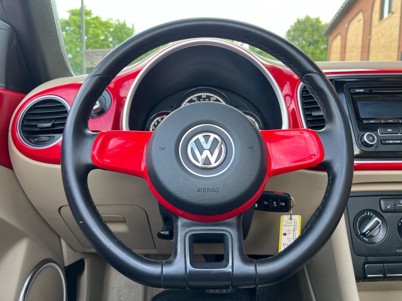 Volkswagen Beetle 2.5L Convertible 2013
