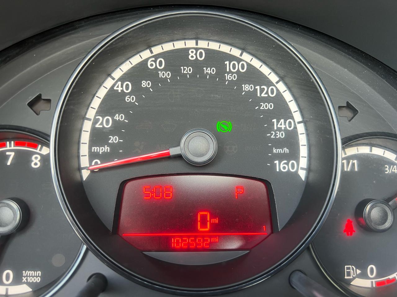 Volkswagen Beetle 2.5L Convertible 2013