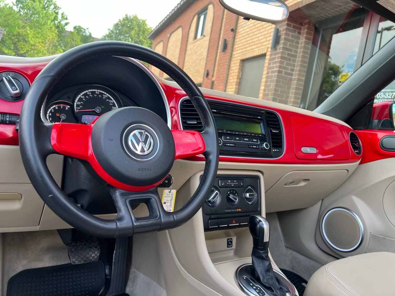 Volkswagen Beetle 2.5L Convertible 2013