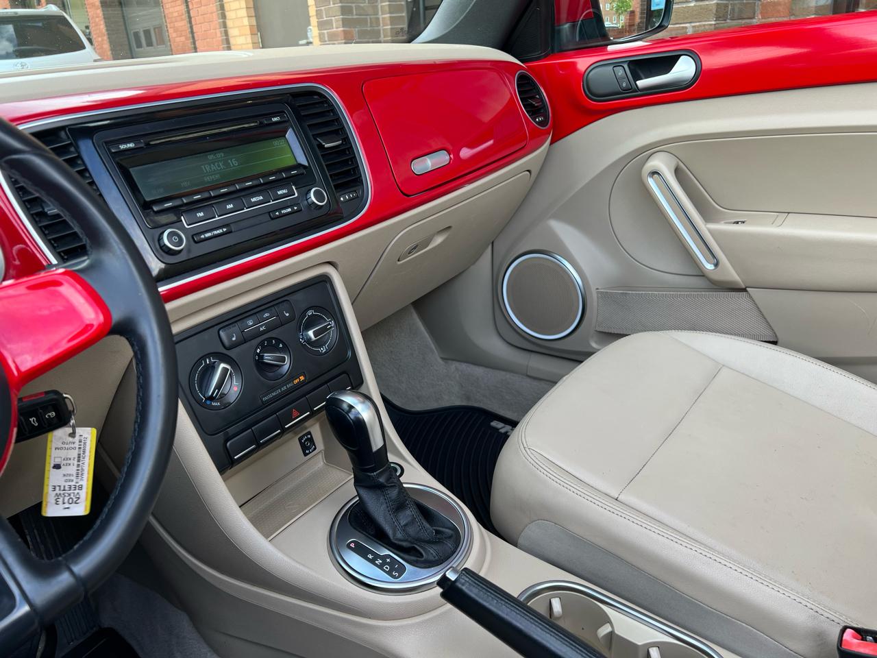 Volkswagen Beetle 2.5L Convertible 2013