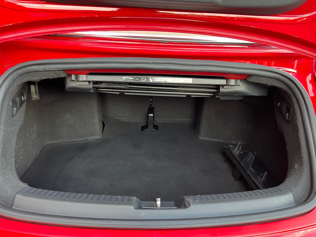 Volkswagen Beetle 2.5L Convertible 2013