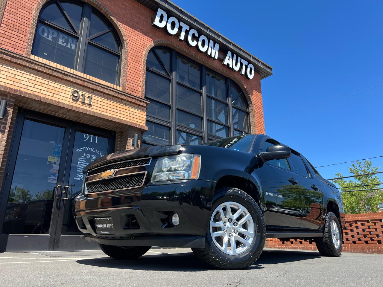 Chevrolet Avalanche LT 4WD 2011