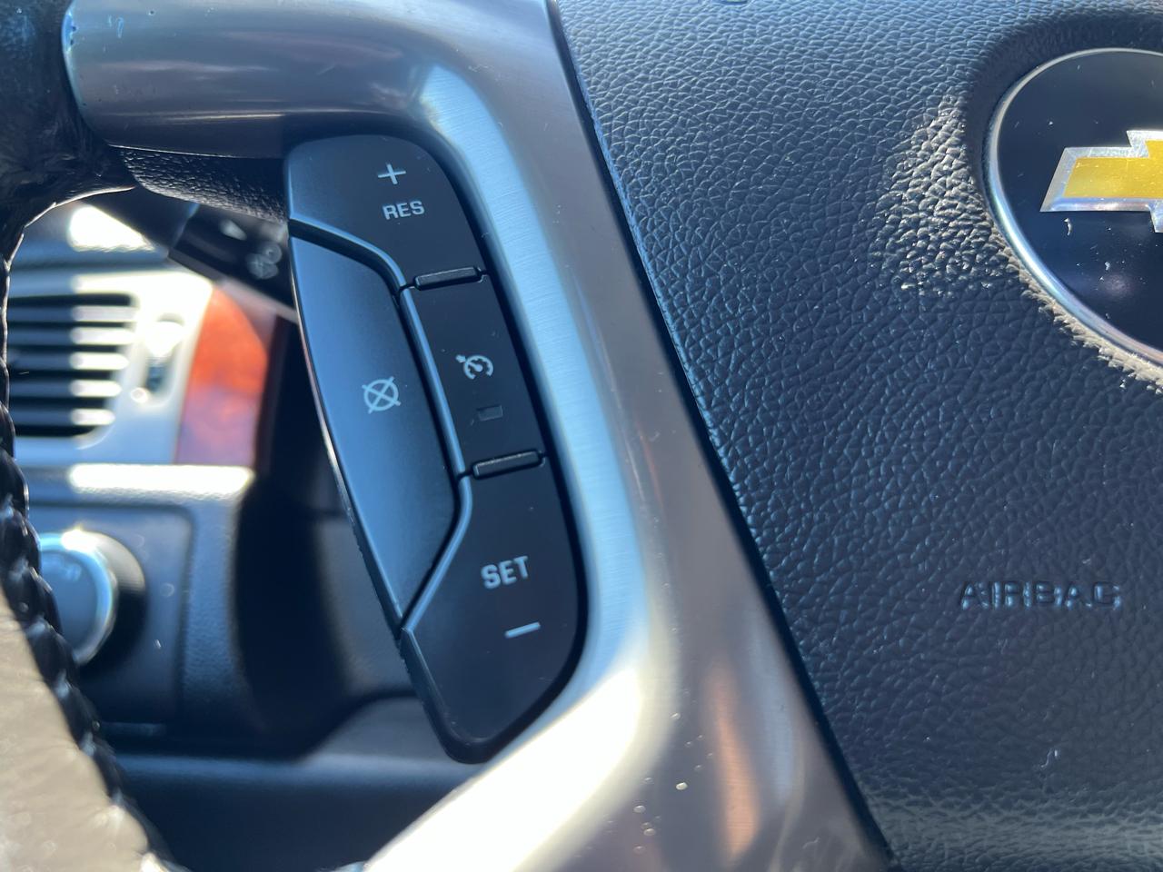 Chevrolet Avalanche LT 4WD 2011