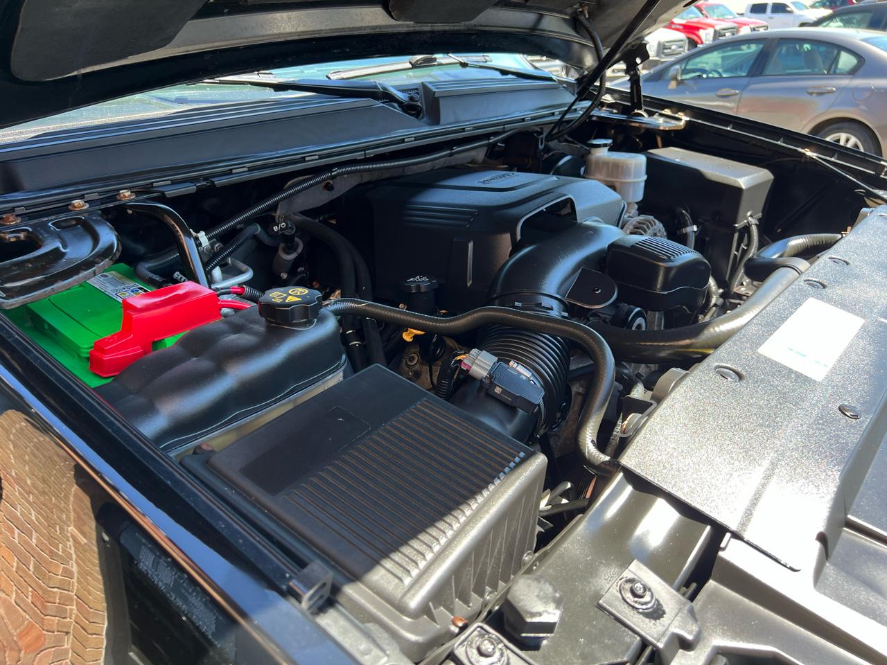 Chevrolet Avalanche LT 4WD 2011