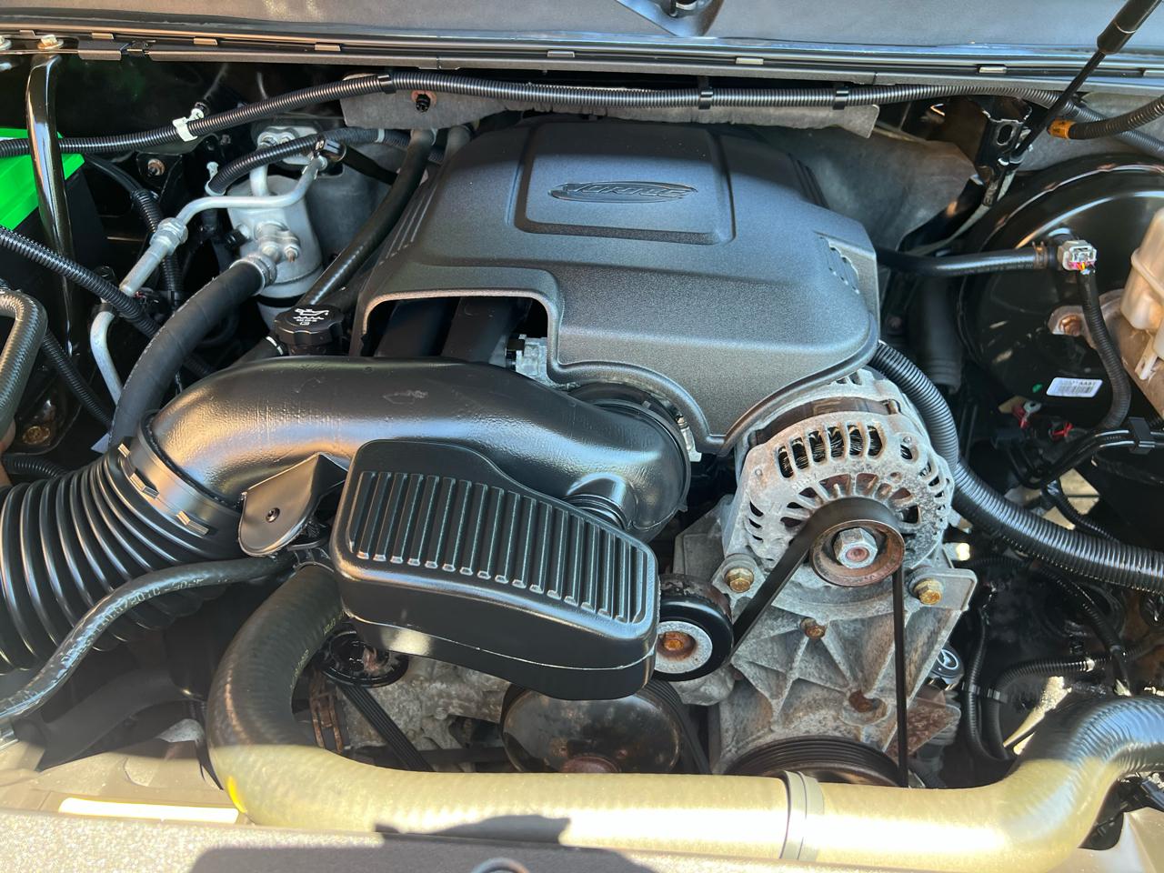 Chevrolet Avalanche LT 4WD 2011