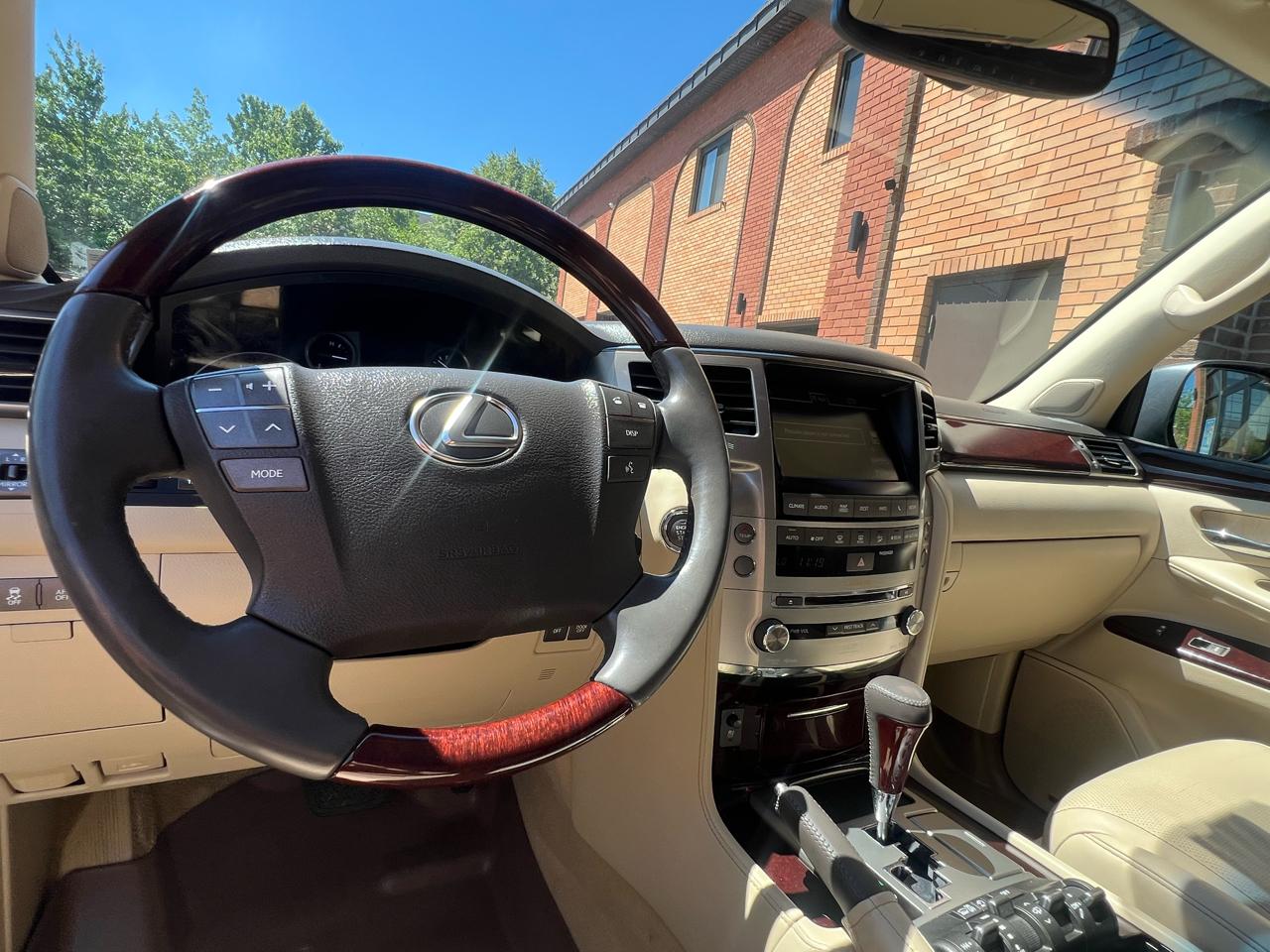 Lexus LX 570 Sport Utility 2014