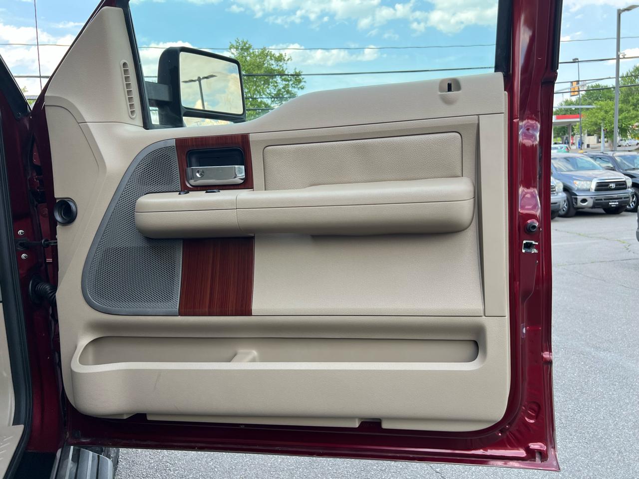Ford F-150 XLT SuperCab Long Bed 4WD 2005