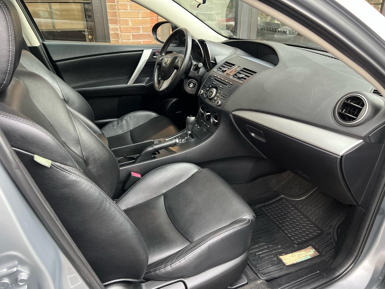 Mazda MAZDA3 I Grand Touring 4-Door 2012