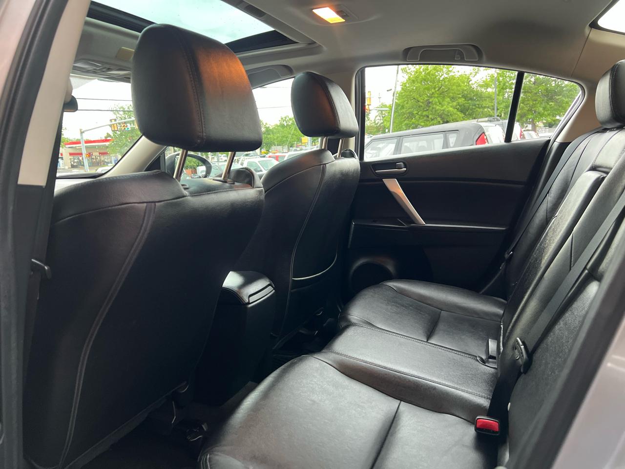Mazda MAZDA3 I Grand Touring 4-Door 2012