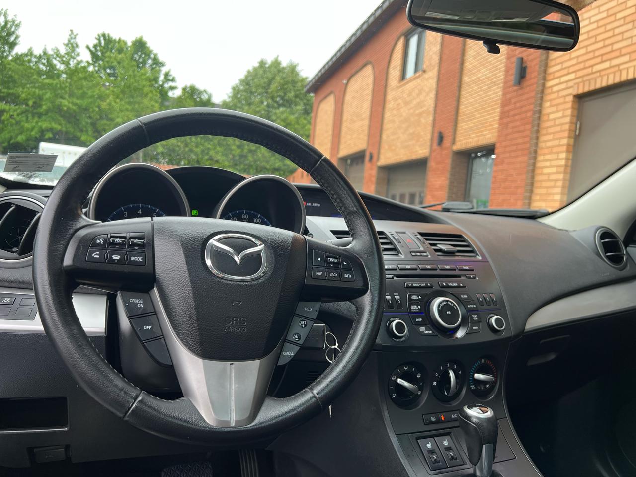 Mazda MAZDA3 I Grand Touring 4-Door 2012