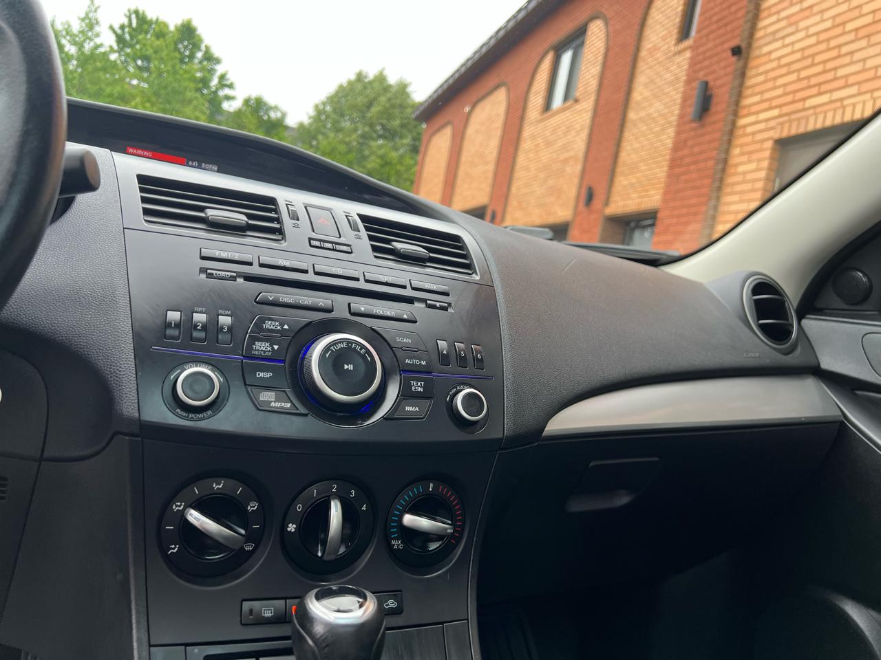Mazda MAZDA3 I Grand Touring 4-Door 2012
