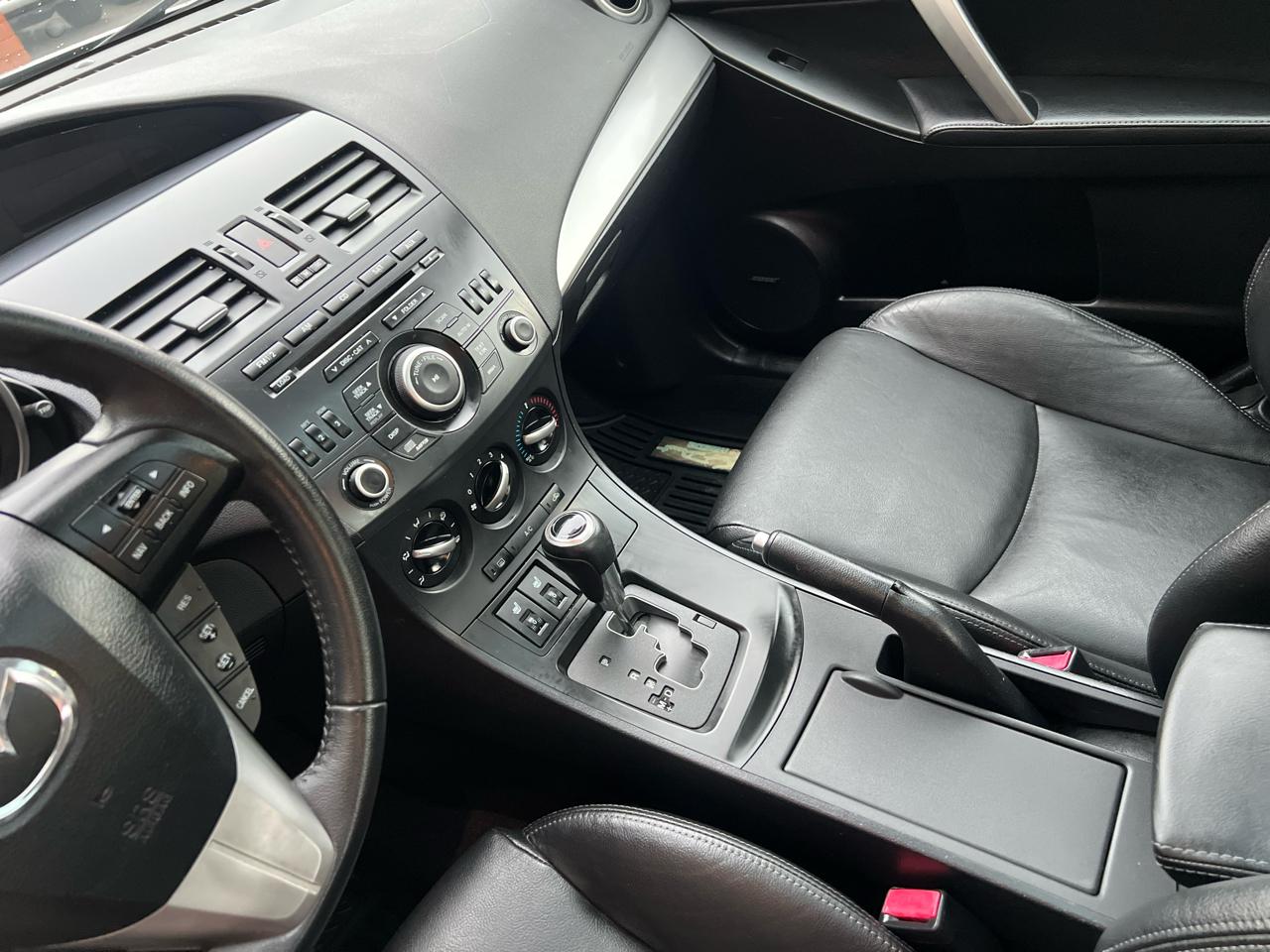 Mazda MAZDA3 I Grand Touring 4-Door 2012