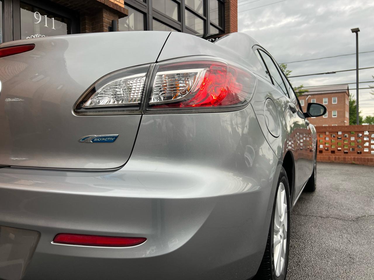 Mazda MAZDA3 I Grand Touring 4-Door 2012