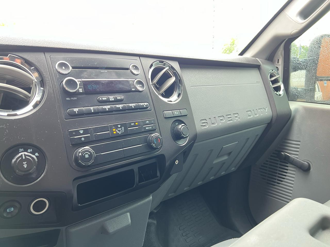 Ford F-250 SD XLT Crew Cab Long Bed 4WD 2015