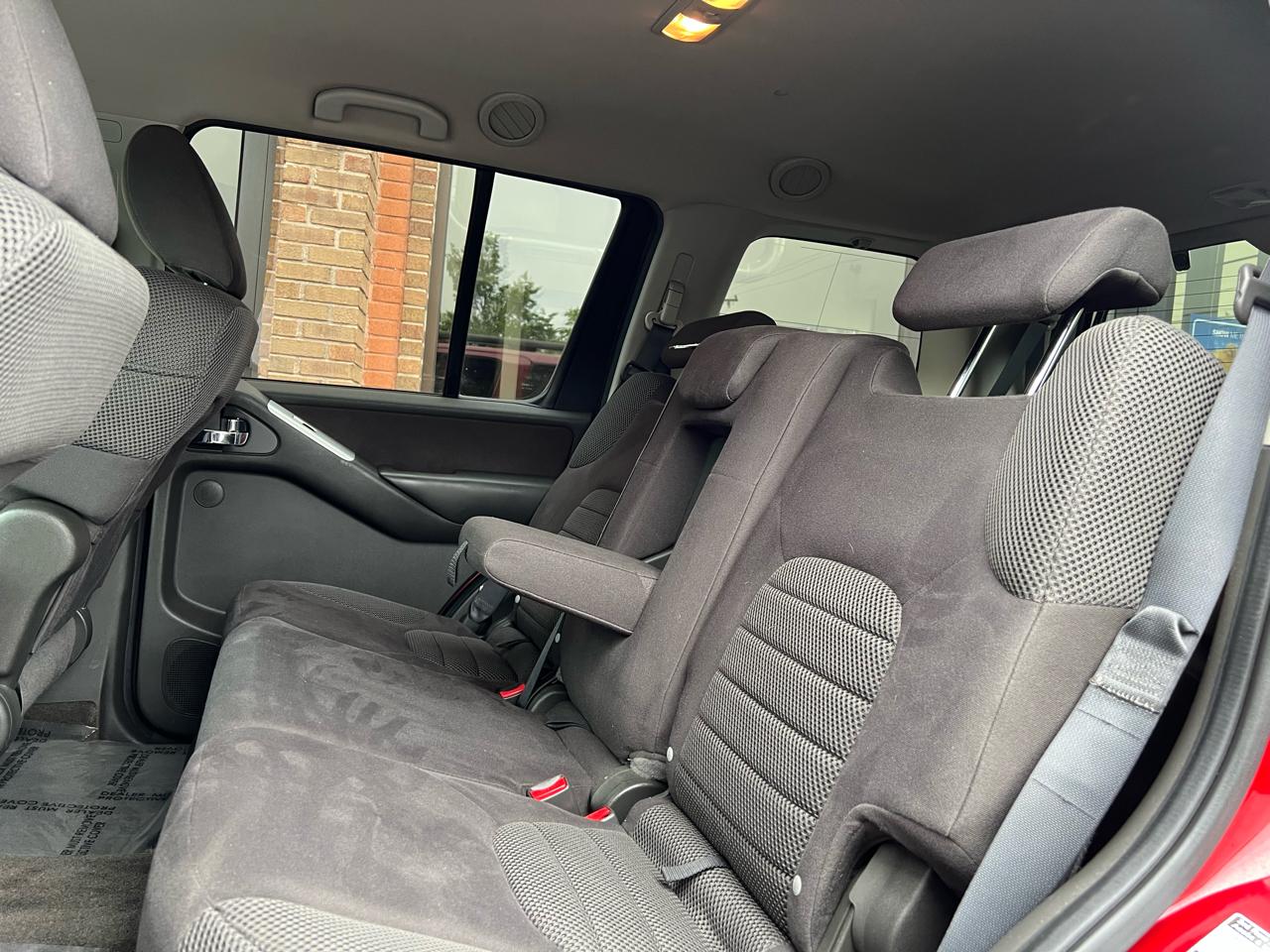 Nissan Pathfinder LE 4WD 2010