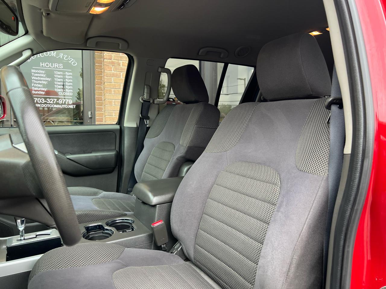 Nissan Pathfinder LE 4WD 2010