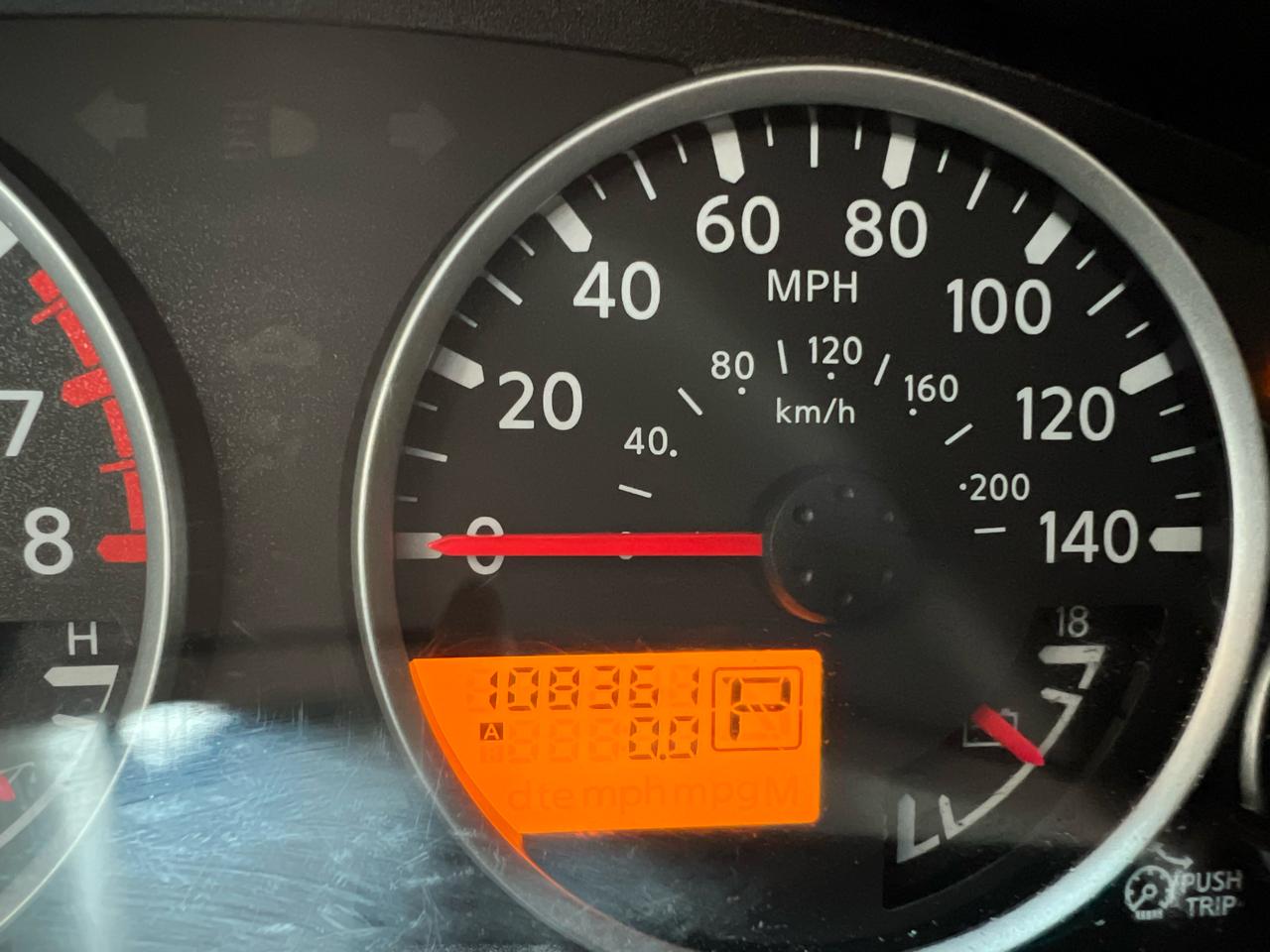 Nissan Pathfinder LE 4WD 2010