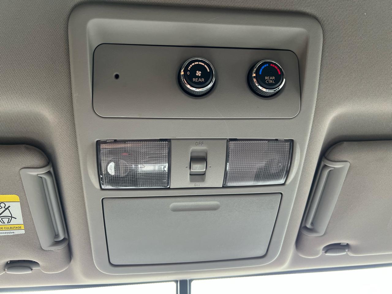Nissan Pathfinder LE 4WD 2010