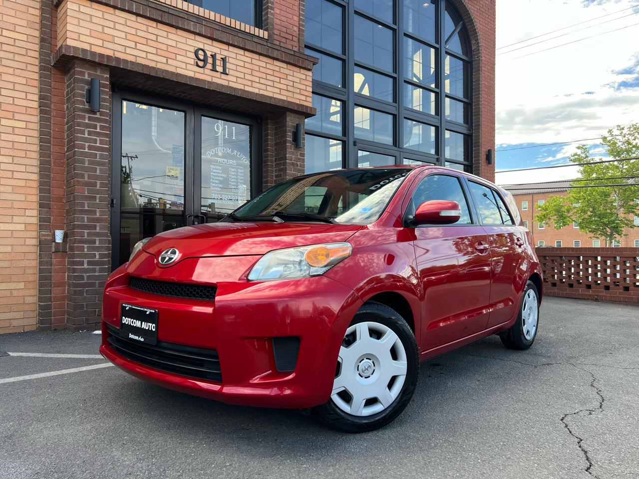 Scion xD 5-Door Hatchback 4-Spd AT 2014
