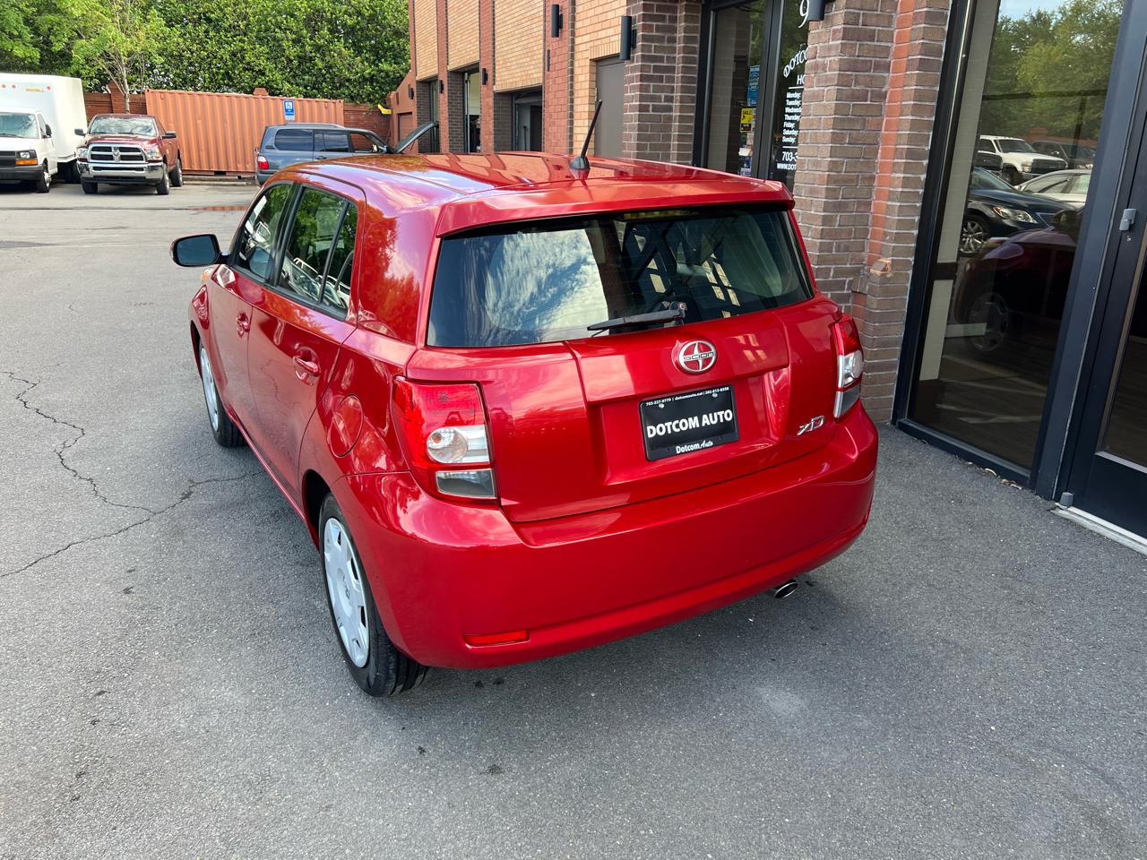 Scion xD 5-Door Hatchback 4-Spd AT 2014