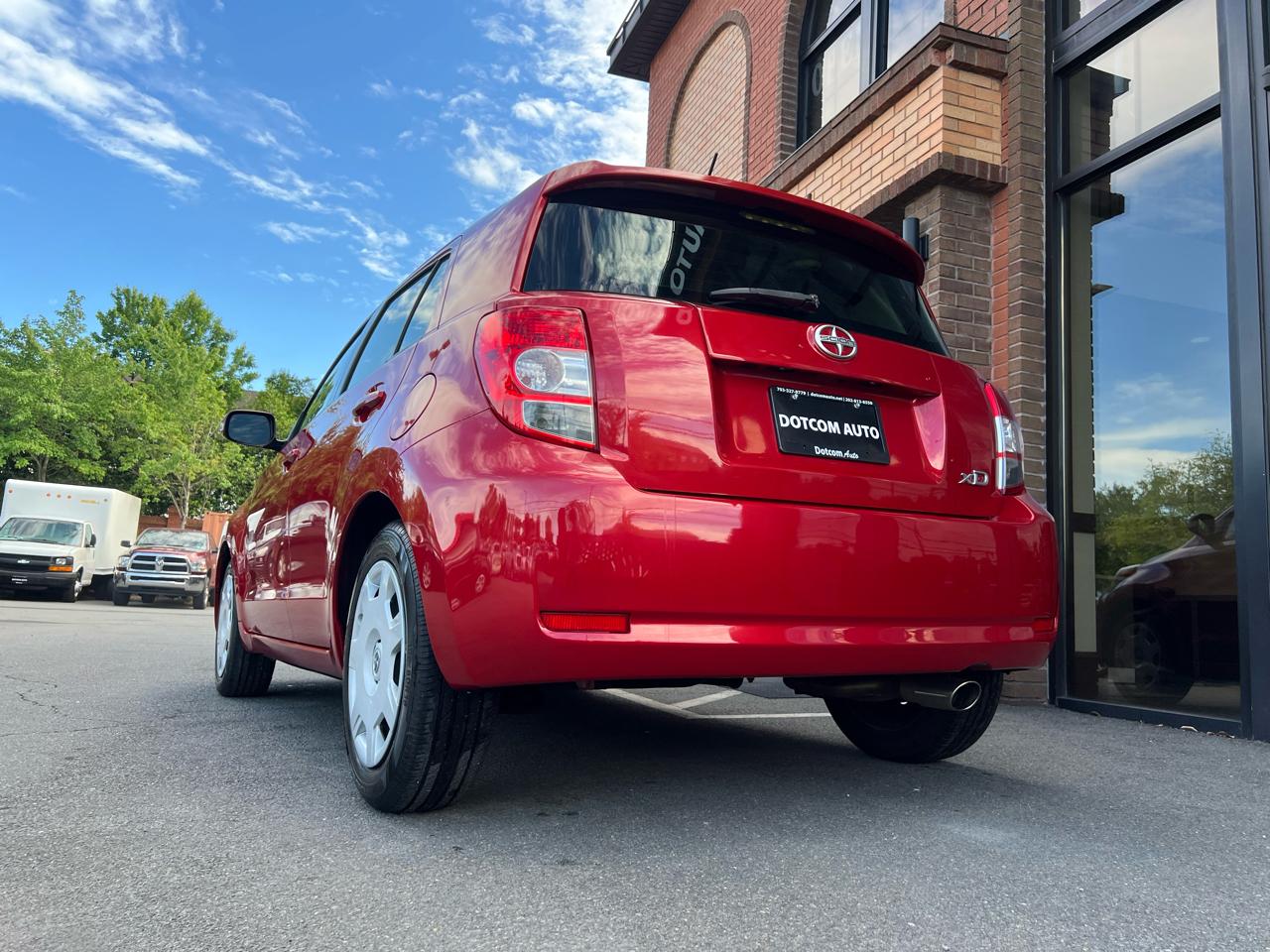 Scion xD 5-Door Hatchback 4-Spd AT 2014