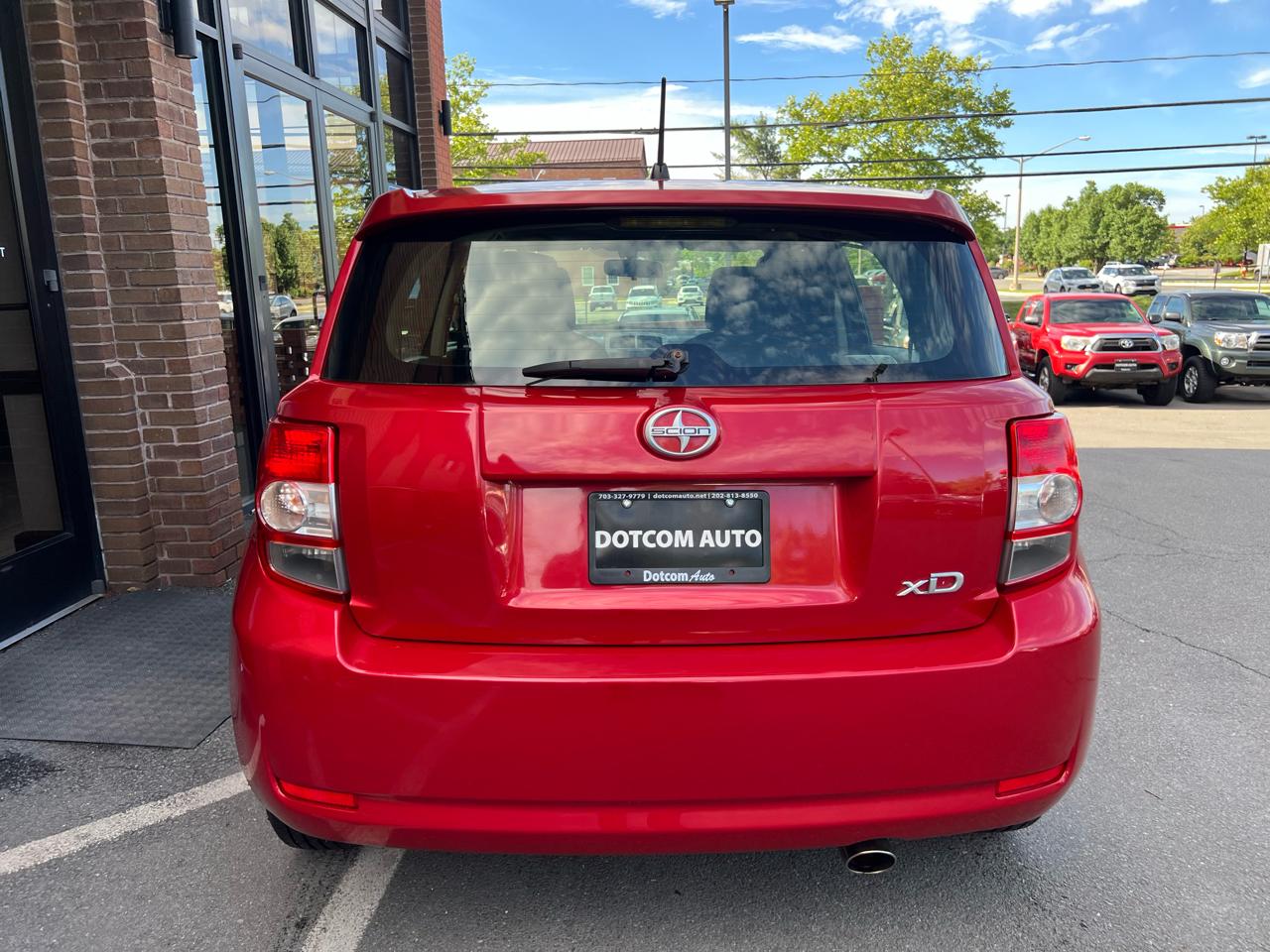 Scion xD 5-Door Hatchback 4-Spd AT 2014