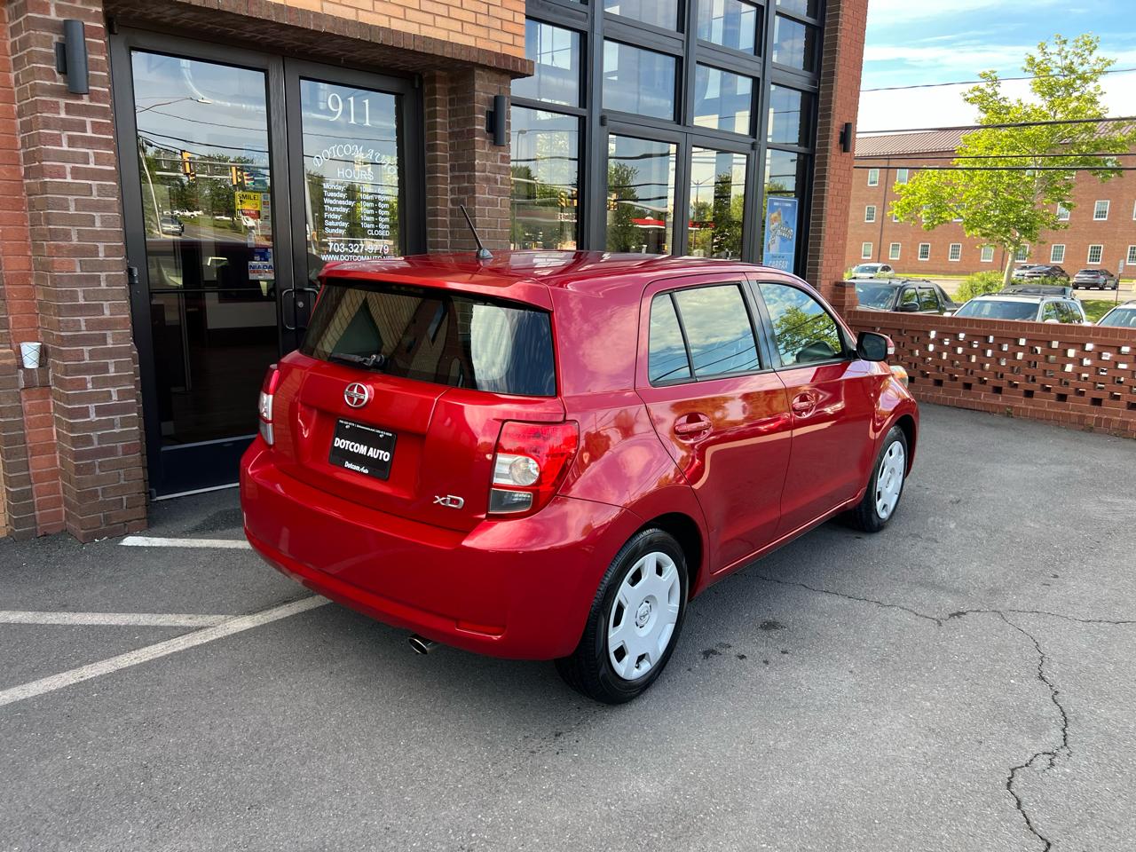 Scion xD 5-Door Hatchback 4-Spd AT 2014
