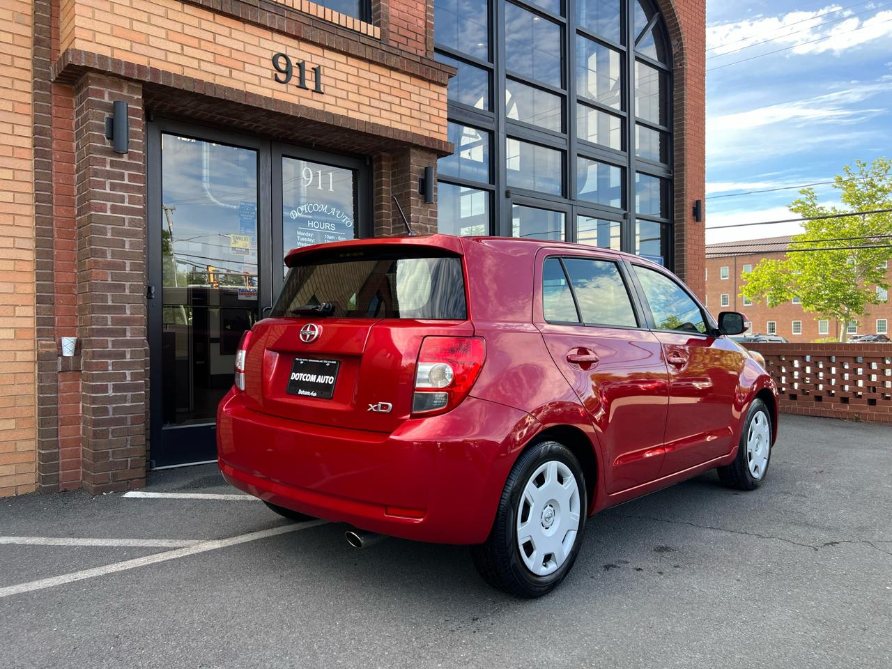 Scion xD 5-Door Hatchback 4-Spd AT 2014