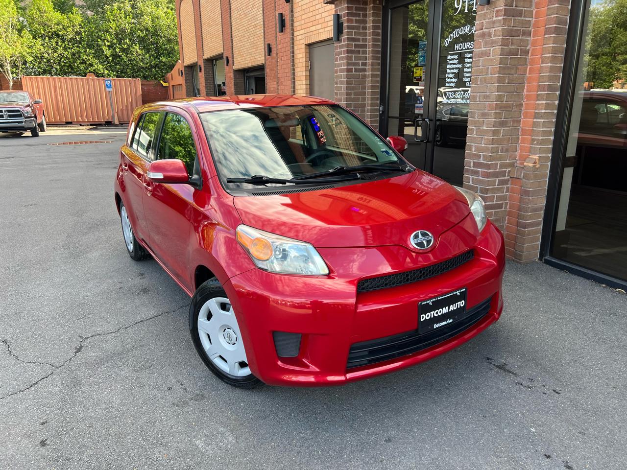 Scion xD 5-Door Hatchback 4-Spd AT 2014