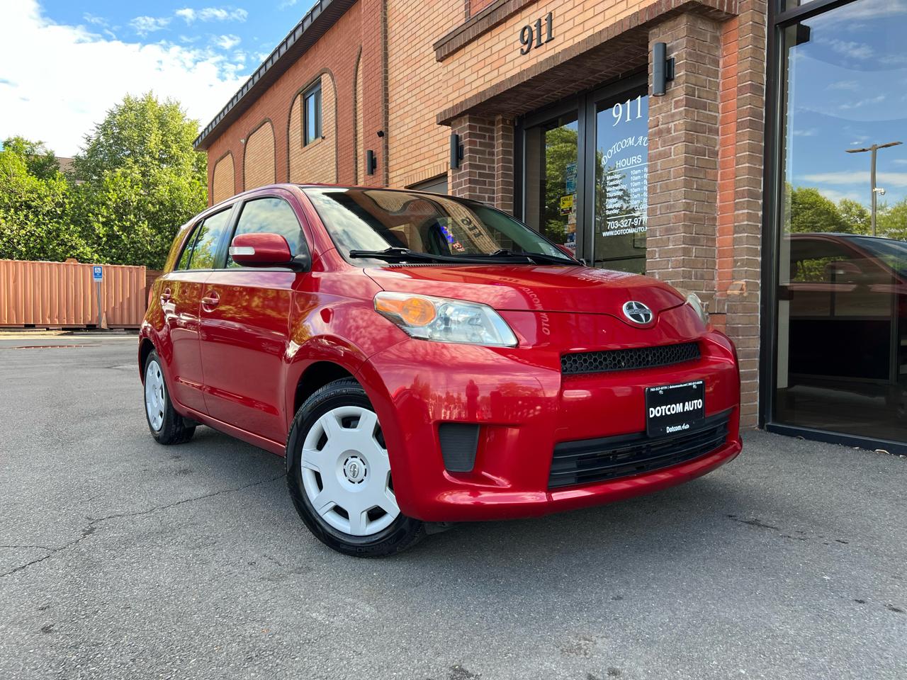 Scion xD 5-Door Hatchback 4-Spd AT 2014