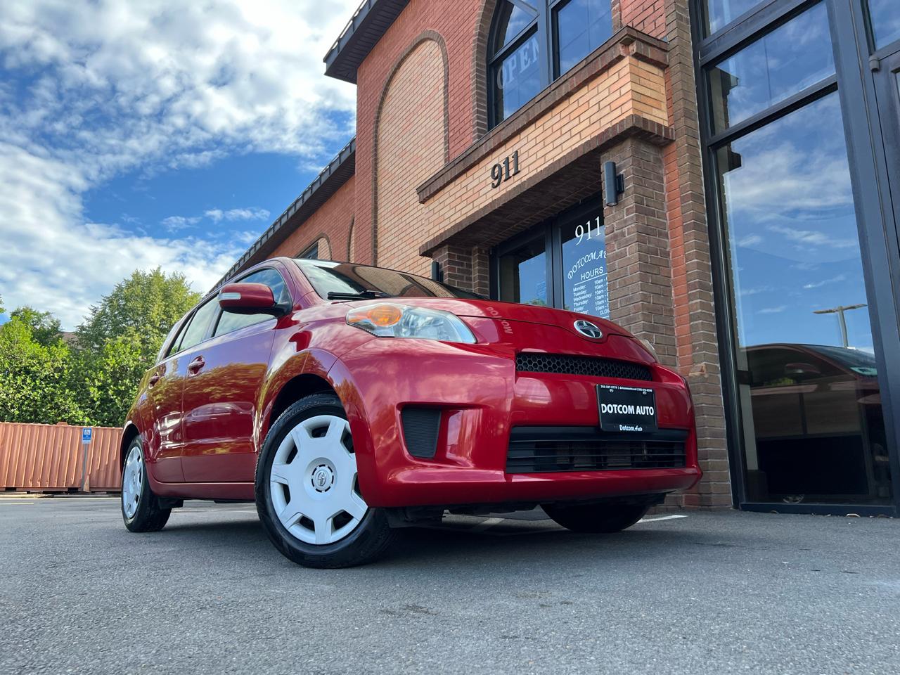 Scion xD 5-Door Hatchback 4-Spd AT 2014